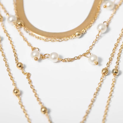 Exaggerated Portrait Coin Multi-Element Necklace